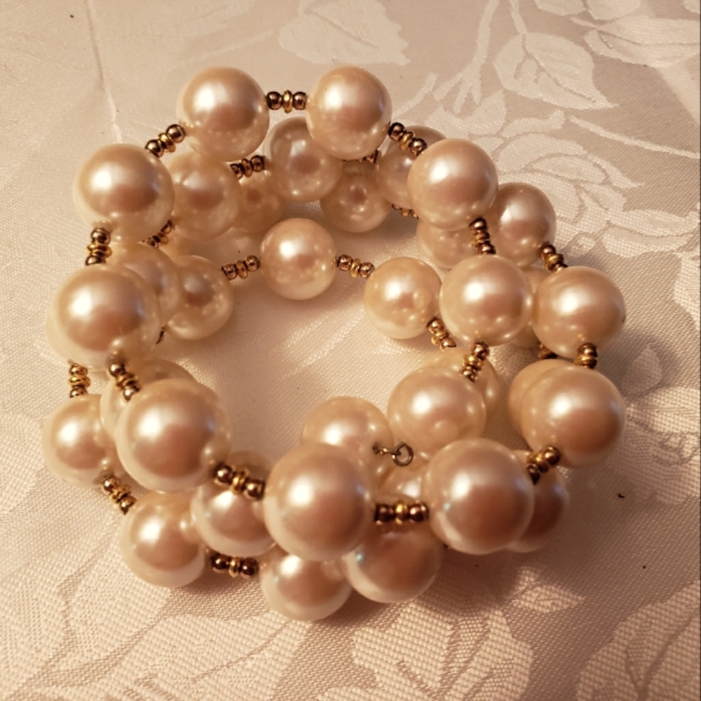 Vintage Pearl n Goldtone Wrap Around Bracelet Fits 7-8" PreOwned Excellent